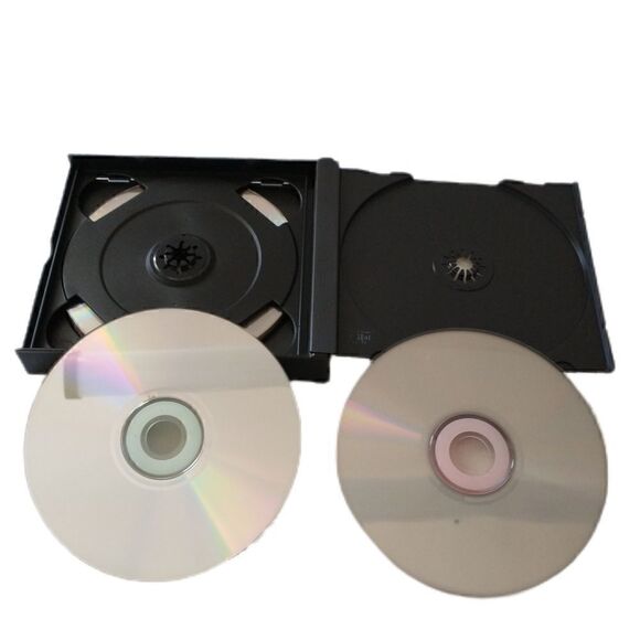 Star Wars Knights Of The Old Republic WINDOWS LucasArts Bioware 2003 4 Discs - Picture 9 of 12